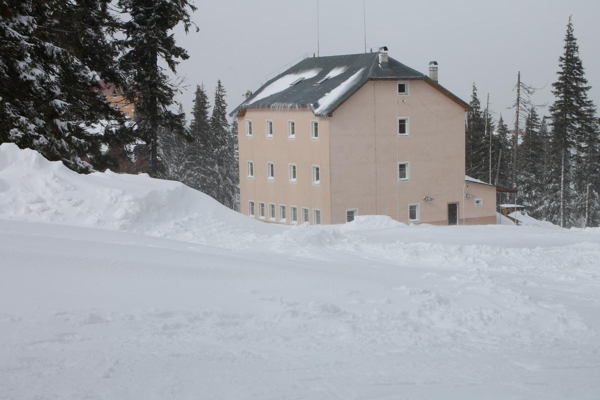 Оаза Hotel Dragobrat Exterior photo